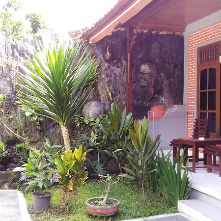 RedDoorz Plus near Danau Batur Kintamani